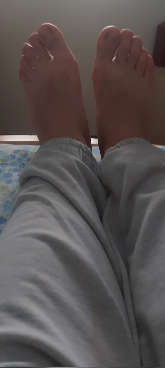 Qualche troia che vuole venire a fare il suo dovere con qualche aiutino memtre mi rilasso🤑
#maledom #master #italian #fag #froci #cashmaster #cashfag #findom #money #cash