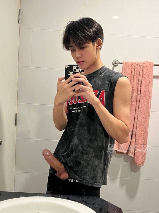 jennifer_l18769's tweet photo. 超级帅的正太奶弟 #男大奶狗

博主视频出处在超级网黄频道可看                      
宝宝们评论区自取 #视频全集27部 https://t.co/vWW8VQTLQk
