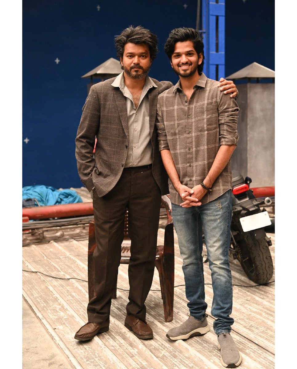 VijayWelfare74's tweet photo. #TheGreatestOfAllTime BTS 🎥💥❤️
#thalapathyvijay #VenkatPrabhu #MeenakshiChaudhary #prabhudeva #premji #yuvanshankarraja #jeyaram #sneha #laila #prashanth #ajmal #thegoat #thegoatblockbuster #thevpteam https://t.co/CsVkYRYtFq