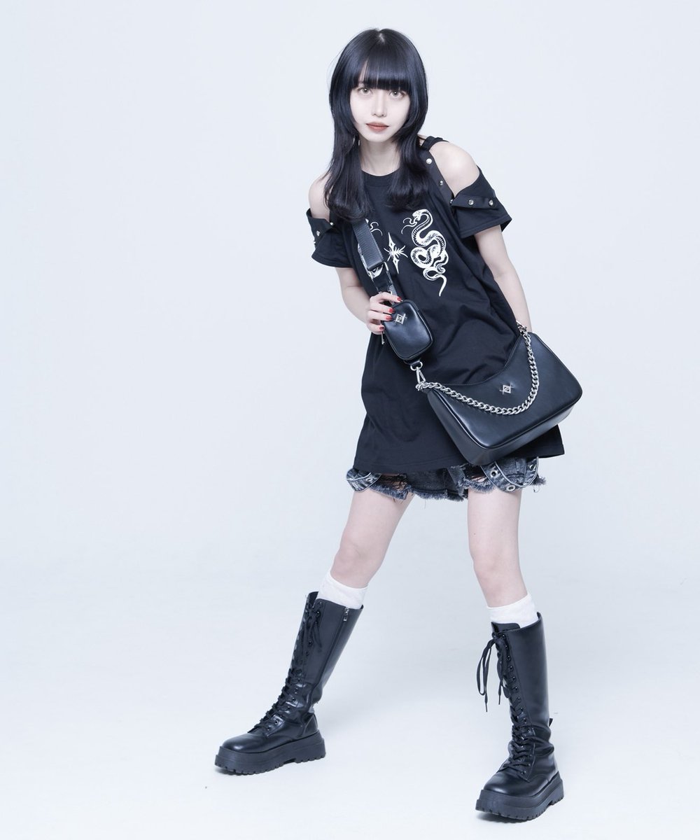 _REFLEM's tweet photo. 👁‍🗨REFLEM(レフレム)
再入荷

ミニバッグ付きボディバッグ
¥8,690

10月5日（土）発売。
※札幌、福岡は配送遅延の為遅れる場合が御座います。
※ ご購入はお一人様2点までとさせていただきます。

#reflem https://t.co/0OsM1AgTMI