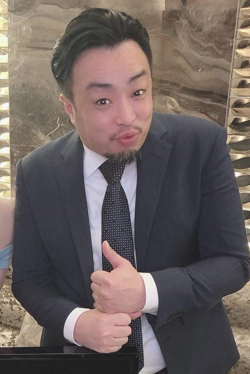 MrChapple's tweet photo. ���要指名手配

▪️向江正喬ムカエマサタカ

▪️片山和樹カタヤマカズキ
(JUNGLEグループ代表)

おい、片山
"犯罪収益はシャンパンにしちゃえ"だと？

貴様、随分と向江を庇ってるが本当にその嘘のツケをキャストに払わせるつもりか？

沢山の情報提供感謝する
引き続きDMしてくれ

釈迦憎@shakazou_gift https://t.co/EJhtrzYCpy