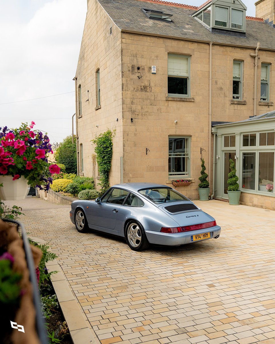 collectingcars_'s tweet image. This 964-generation Porsche 911 Carrera 2 is a distinctive example of the stylish modern classic sports car.
⁠
📍LIVE NOW - Sheffield, South Yorkshire, United Kingdom⁠
⁠
collectingcars.com/for-sale/1993-…
⁠
#CollectingCars #Porsche #964 #Carrera2 #Porsche911