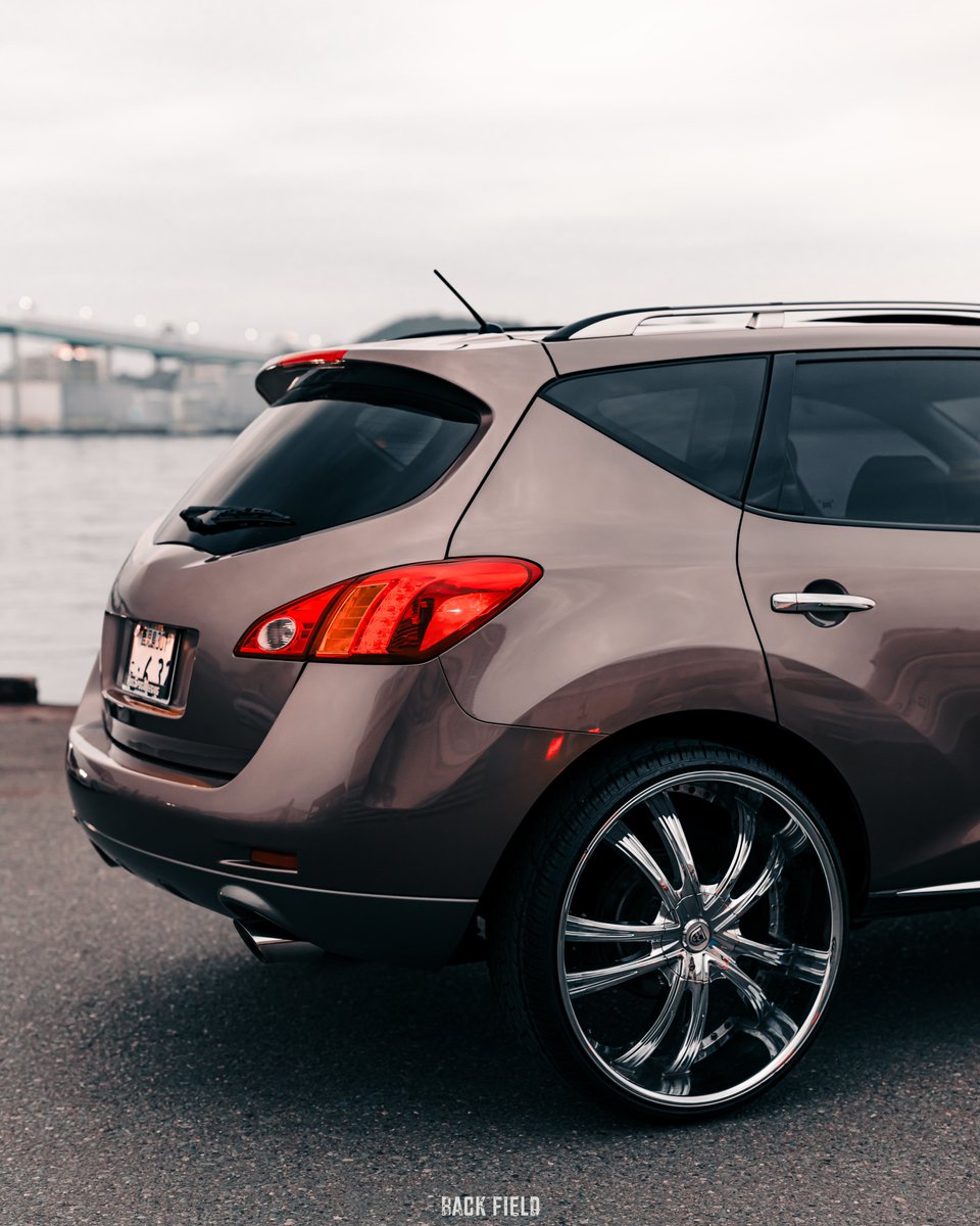 ǝʞnsoʎʞ tweet media