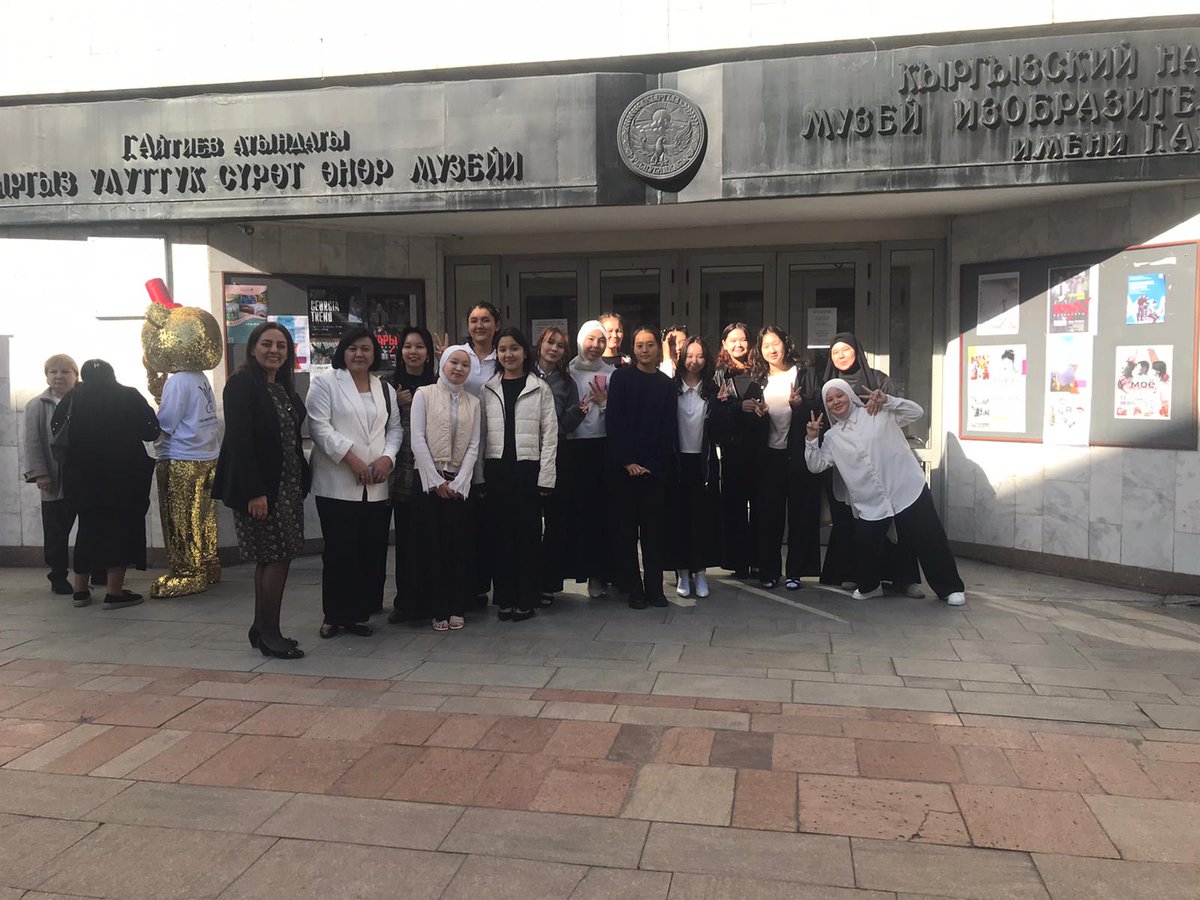 BiskekEM's tweet photo. Kırgızistan Firmalar ve Meslek Liseleri Fuarı 4 Eylül 2024 tarihinde Kırgızistan Milli Müzesinde gerçekleştirildi. Etkinliğe Çalışma Bakanlığı ve Kırgız Milli Eğitim Bakanlığı yetkilileri katıldı. Kırgız Türk Anadolu Kız Meslek Lisesi  tanıtım standı açtı. https://t.co/osW8zE3wd4