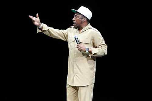 EncoreMagazine_'s tweet image. First Things - Something Funny!
Eddie Griffin, who has performed standup since 1990 and is known for his role as The Pastor in the 2018 film A Star is Born, will perform at 8 p.m. Oct. 5 at the State Theatre.
encorekalamazoo.com/first-things-1…
#EncoreKalamazoo  #eddiegriffin #statetheatre