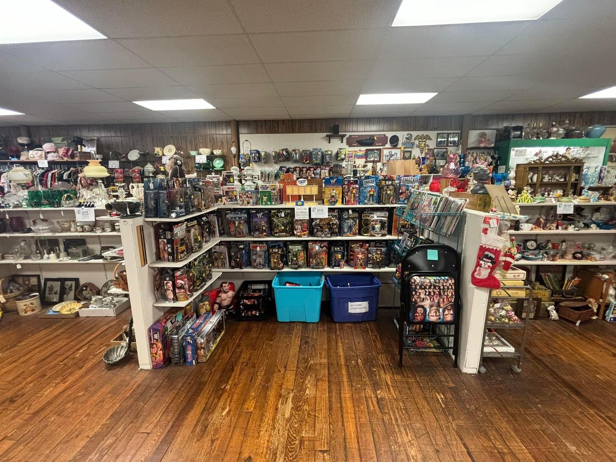 RefLarrysWC's tweet photo. TGIF!!!
Weโre OPEN TODAY 9am-5pm
566 N. Reading Rd, Ephrata, PA 17522 ๐บ๏ธ๐
๐ ๐ป ๐๐ป๐๐ป๐๐ป๐๐ป๐๐ป๐๐ป๐
#collectibles #vintage #fallextravaganza #ephratapa https://t.co/6haR748Gmt