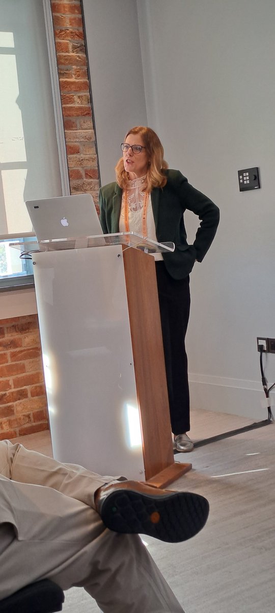 KCLredcell tweet media