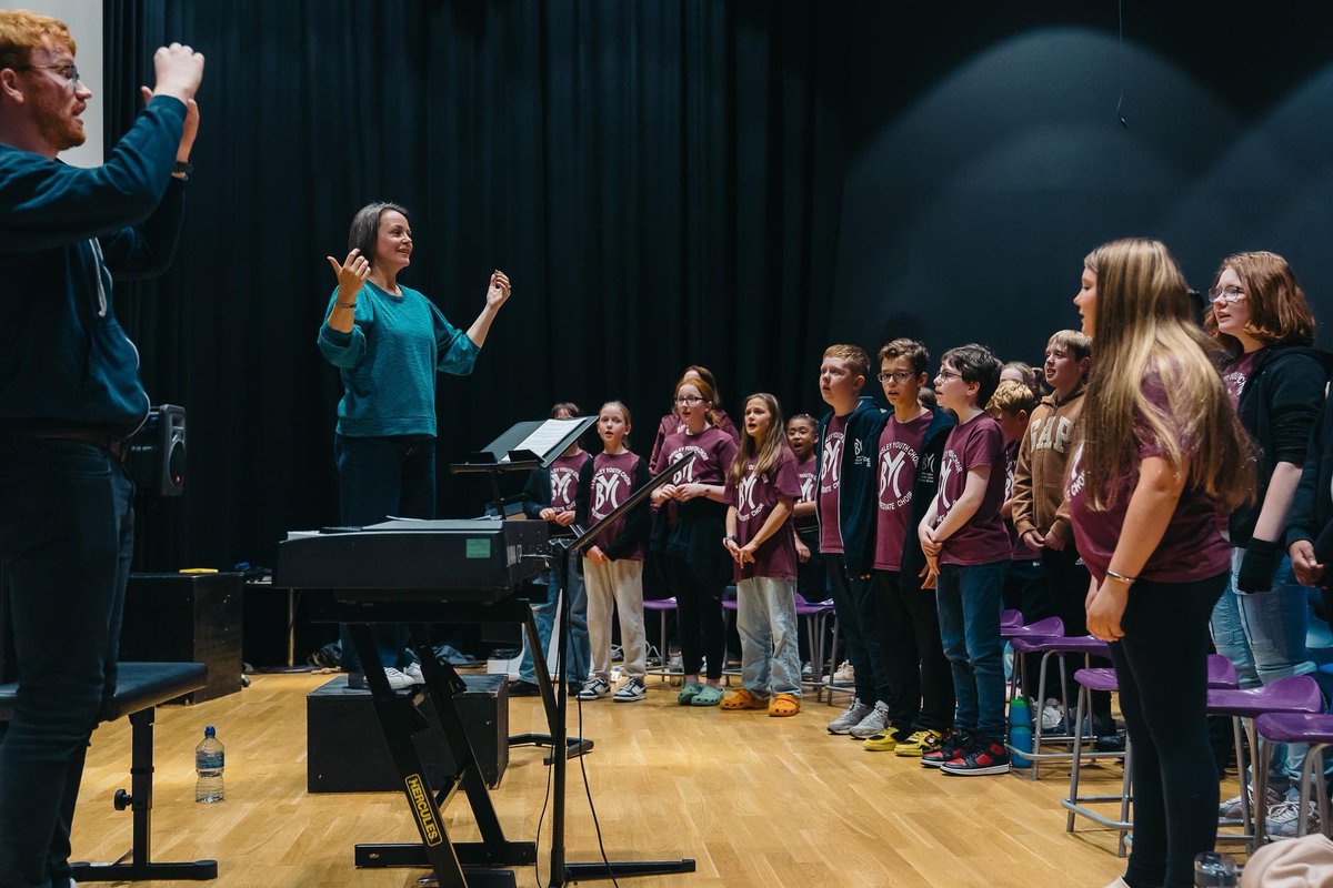 Barnsley Youth Choir tweet media