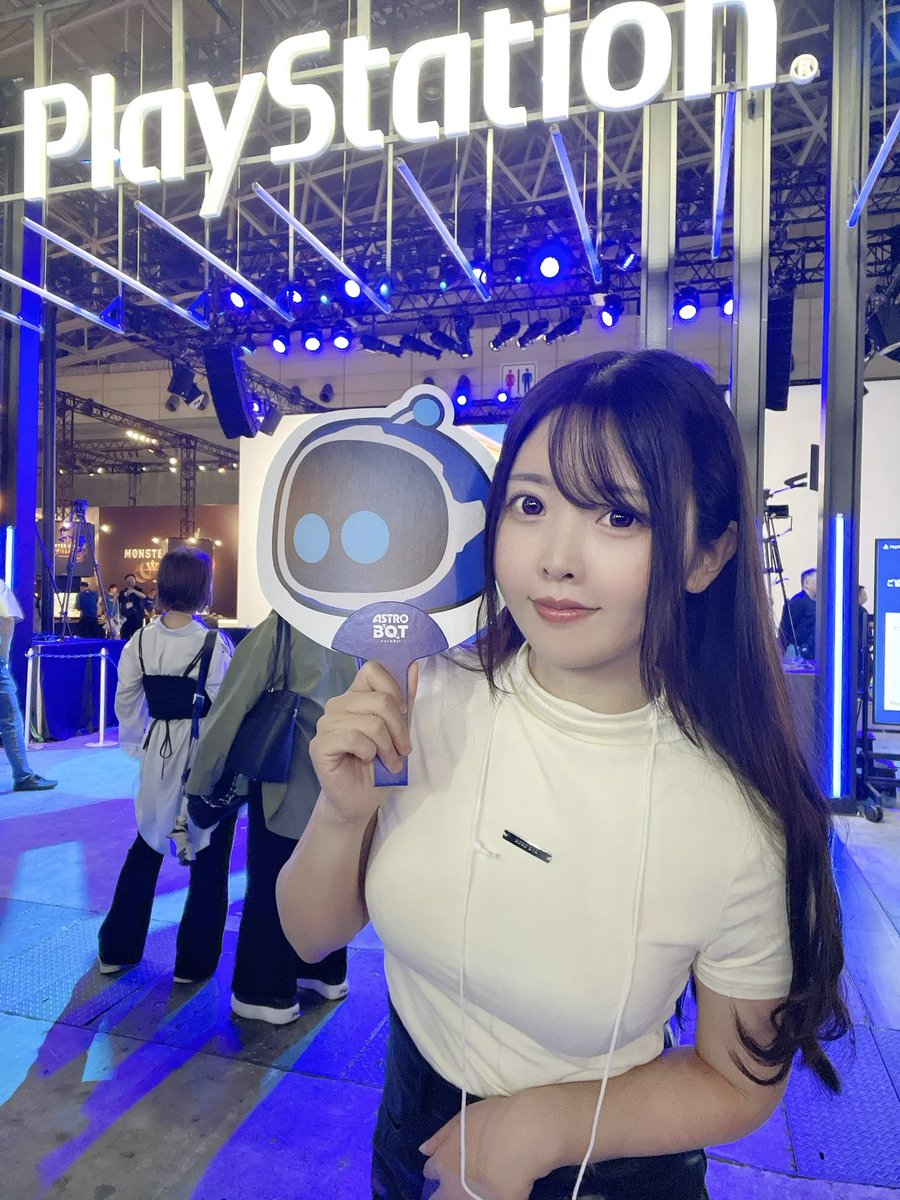 A123s2A's tweet photo. TGS2024にて
海外のソニー インタラクティブ
エンタテインメントさんから
取材を受けました!通訳さんを通して
大好きなゲームの話をしたよ😊
weiboと嗶哩嗶哩で見れるそうなので
何卒よろしくお願いいたします🎮🤍
#東京ゲームショウ2024 #TGS2024
#TGSCL https://t.co/X4H5z5x8Tz