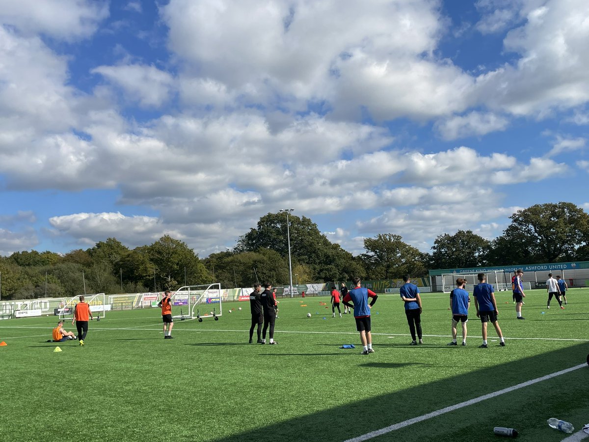CACTKent_Post16's tweet photo. Hard work never stops from head coach @Brownyk8 & assistant Christian , finishing the week strong and building towards next week. 💪🙌🔴⚪️🔥#Post16 #Coaching #FullTime #DevelopingPlayers #DevelopingPeople https://t.co/wV6NhItKvW