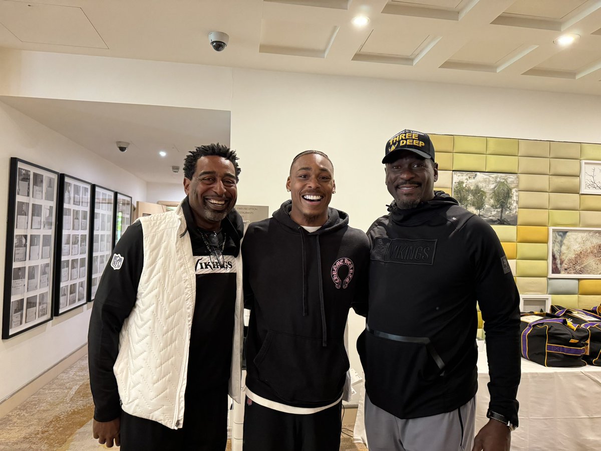 Jake Reed (@jakereed86) on Twitter photo When old greatness meet young greatness! <a href="/criscarter80/">Cris Carter</a> <a href="/JJettas2/">JJETS✈️</a> #SKOL <a href="/Vikings/">Minnesota Vikings</a> When old greatness meet young greatness! <a href="/criscarter80/">Cris Carter</a> <a href="/JJettas2/">JJETS✈️</a> #SKOL <a href="/Vikings/">Minnesota Vikings</a>