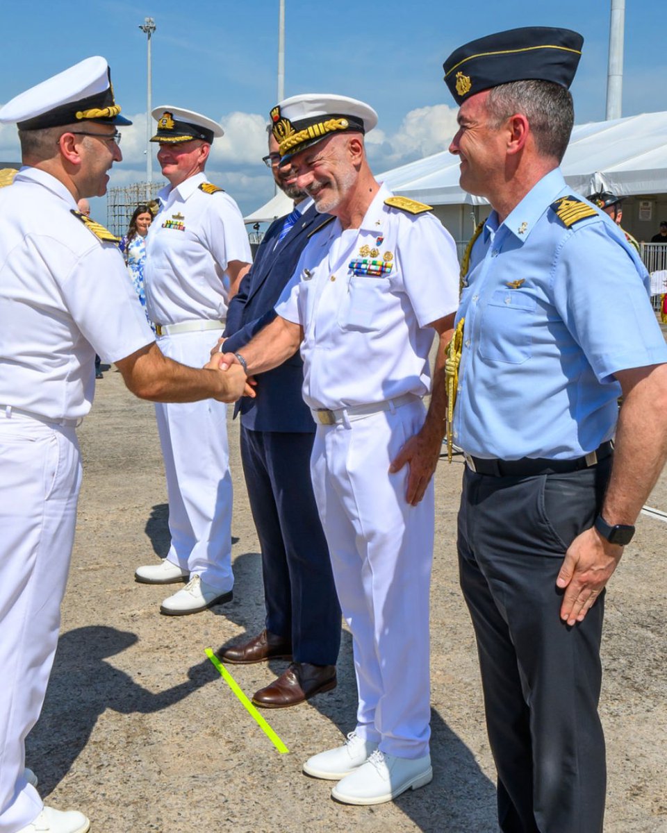 tourvespucci's tweet image. 🇮🇹 #NaveVespucci è arrivata a #Darwin.

La #Nave è stata accolta dalle autorità e dal calore della città, con la #Fanfara dell’8° Reggimento #Bersaglieri che ha fatto risuonare le note del nostro #Paese e un incontro che ha reso questa giornata ancora più speciale: quello con il