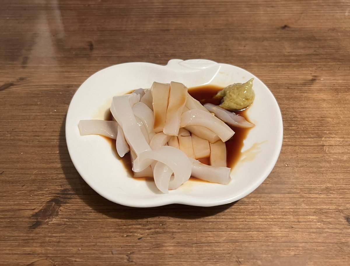 数日前に釣ったコウイカ。
晩酌de有り難くいただきます。