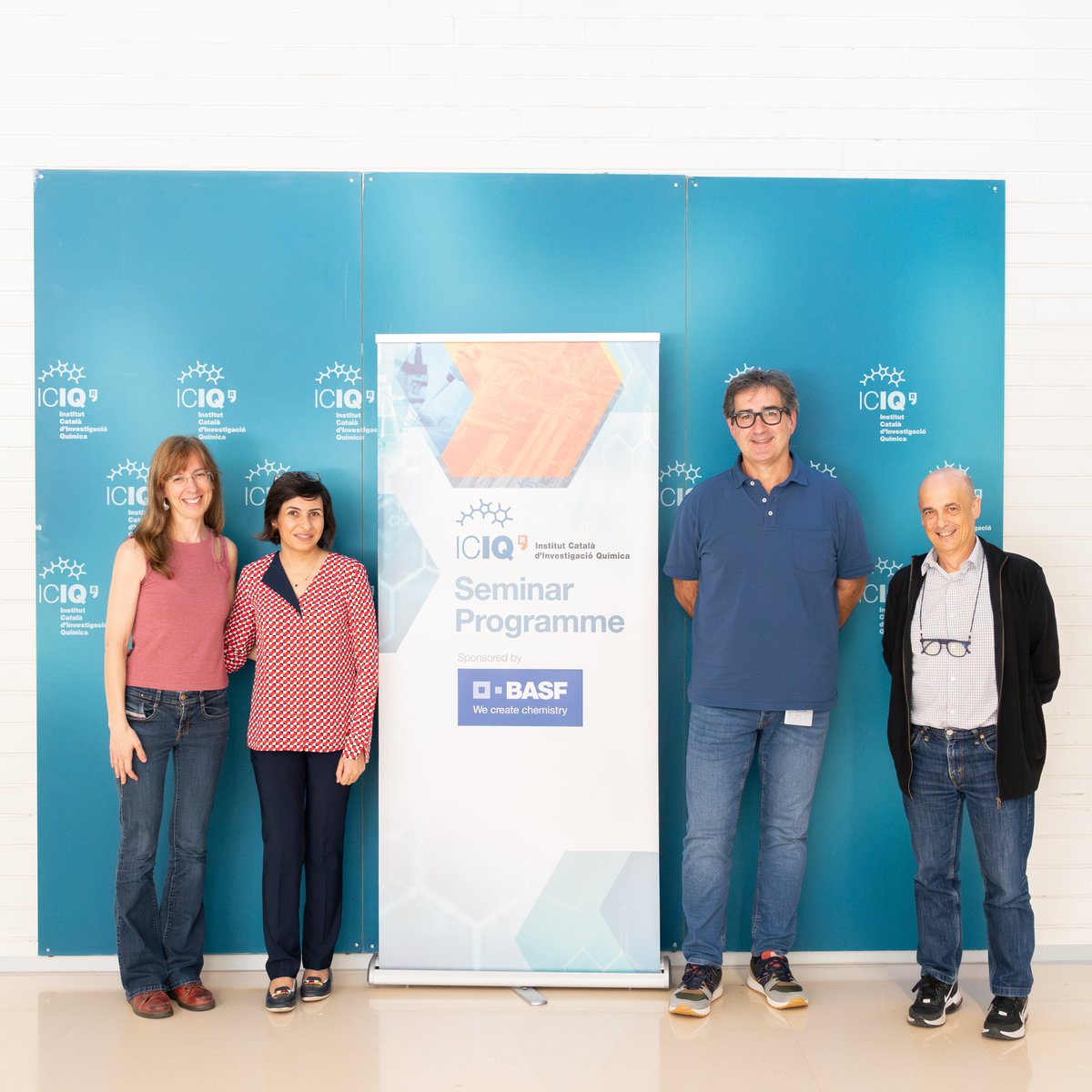 ICIQchem's tweet photo. #ICIQSeminar

🙌Thank you Prof. Álvaro Colina from @UBUEstudiantes for delivering a seminar about spectroelectrochemistry and how to select the best way to extract as much information as possible about a problem.

🔵Also thanks to our seminar sponsor @BASF_ES

🧵Know more👇 https://t.co/Ka9DjeuQHZ