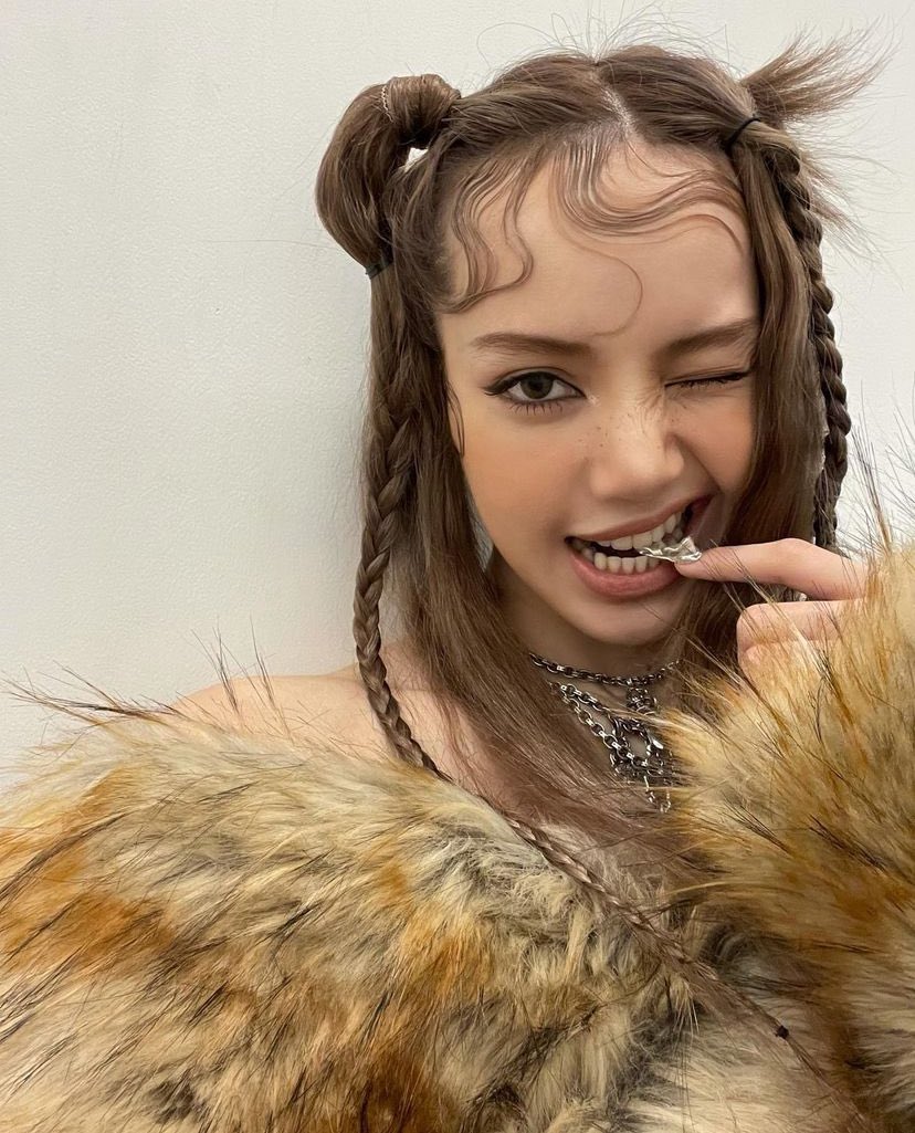szlugline's tweet photo. ⠀ ⠀ ⠀ ⋮ ☰ #MAGGSTAGRAM
⠀ ⠀⠀ (@szlugline ) posted !
⠀ ⠀ ⠀ ⌕ 04.10.2024 | 15:19
⭐️: I look like I'm walking on a fashion runway, but I'm only at work.
#PHOENIXDAILY https://t.co/Y4PHQ70NU4