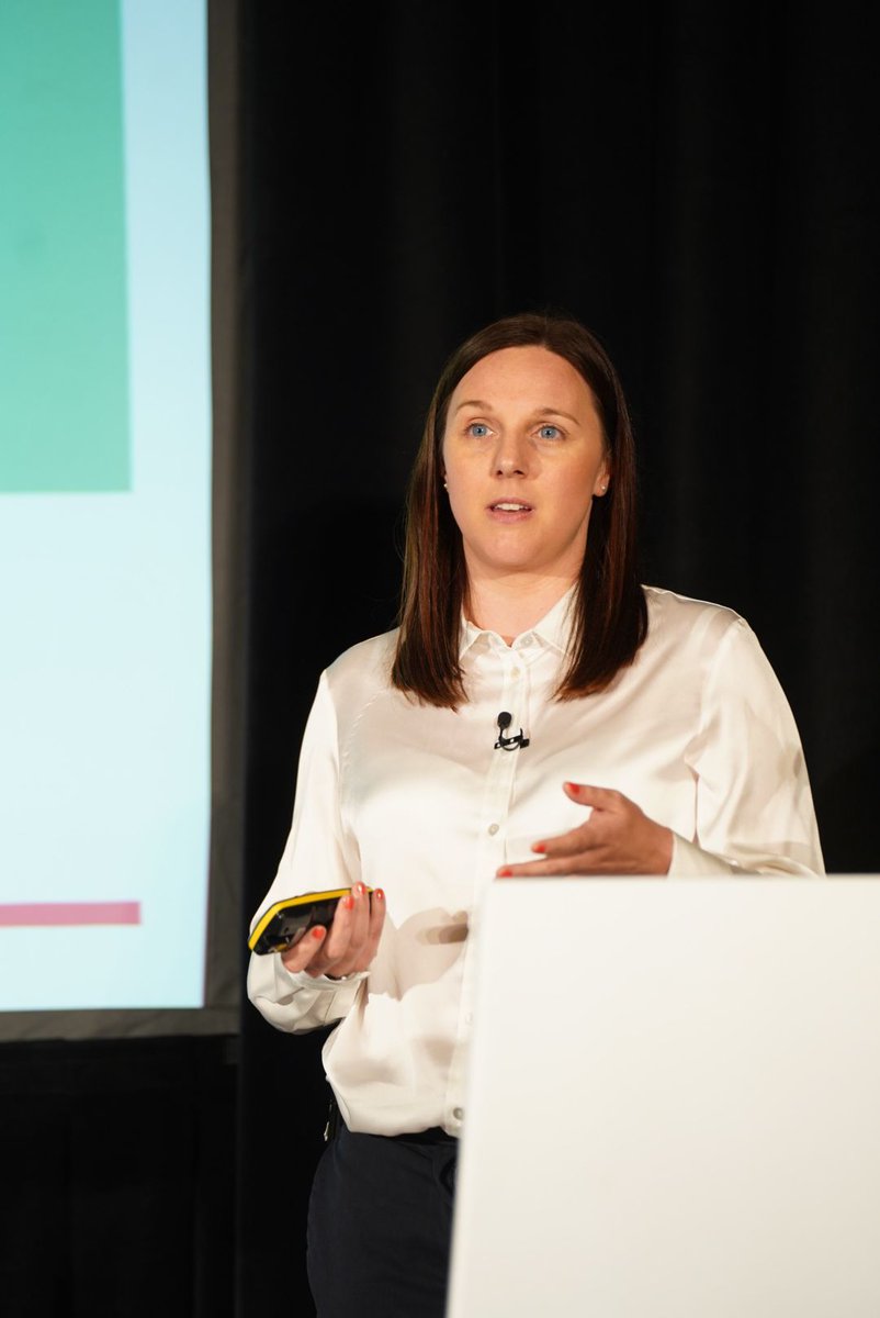 SCoRMembers's tweet photo. SoR's professional officer for education, Dr @LA_charlesworth, is next up on the speaker's stand, exploring education in radiotherapy in the UK. Laura is presenting on how the number of student Therapeutic Radiographers has changed in recent years #ARC2024 https://t.co/HIWJgv4HsU