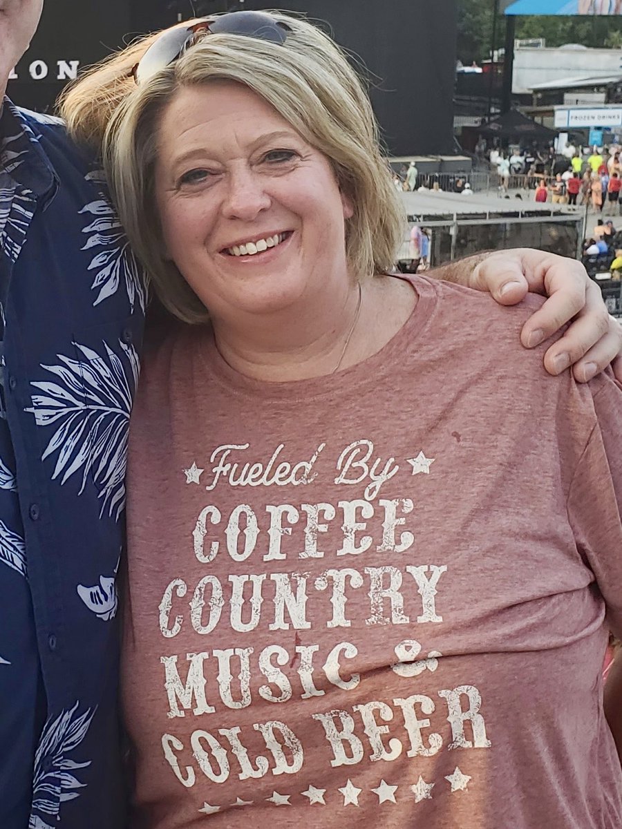 jsleonard918's tweet photo. Hey there, Birthday Girl! Who else could be as lucky as I am to have you by their side? Love you, babe! https://t.co/YIiFQeI1Fg