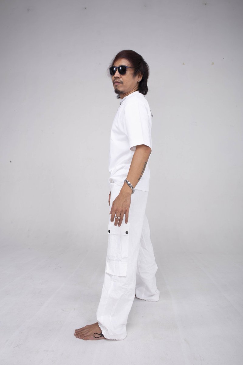 iankaselaradja's tweet photo. Aku adalah aku, dan kamu... ? 
Kalimantan Selatan - KASELA tempat lahirku, dan kamu... ? 
Radja band itu grup bandku, dan lagu kesukaan kamu... ?

https://t.co/B4zTA4ioaw

#iankasela #iankaselaradja #kaselatv https://t.co/3fUM0D9obJ