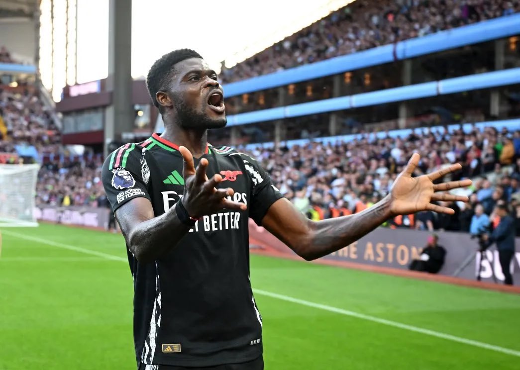 afcstuff's tweet image. 🚨 Arsenal are ready to open contract talks with Thomas Partey, with a two-year deal understood to be on the table. Mikel Arteta &amp;amp; his coaching staff are huge fans of Partey, while the player’s current priority is to stay at the club. [@GraemeBailey] #afc