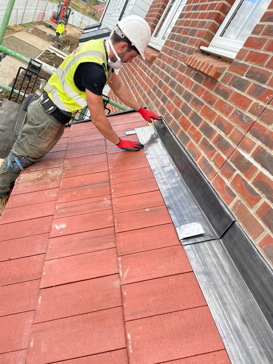 We take great pride in bridging the skills gap in our industry.  It's always rewarding to receive photos like this from the Master, showcasing the exceptional work of his apprentice. 👏 #TheContourWay #InvestingInPeople #WorkingWithYou