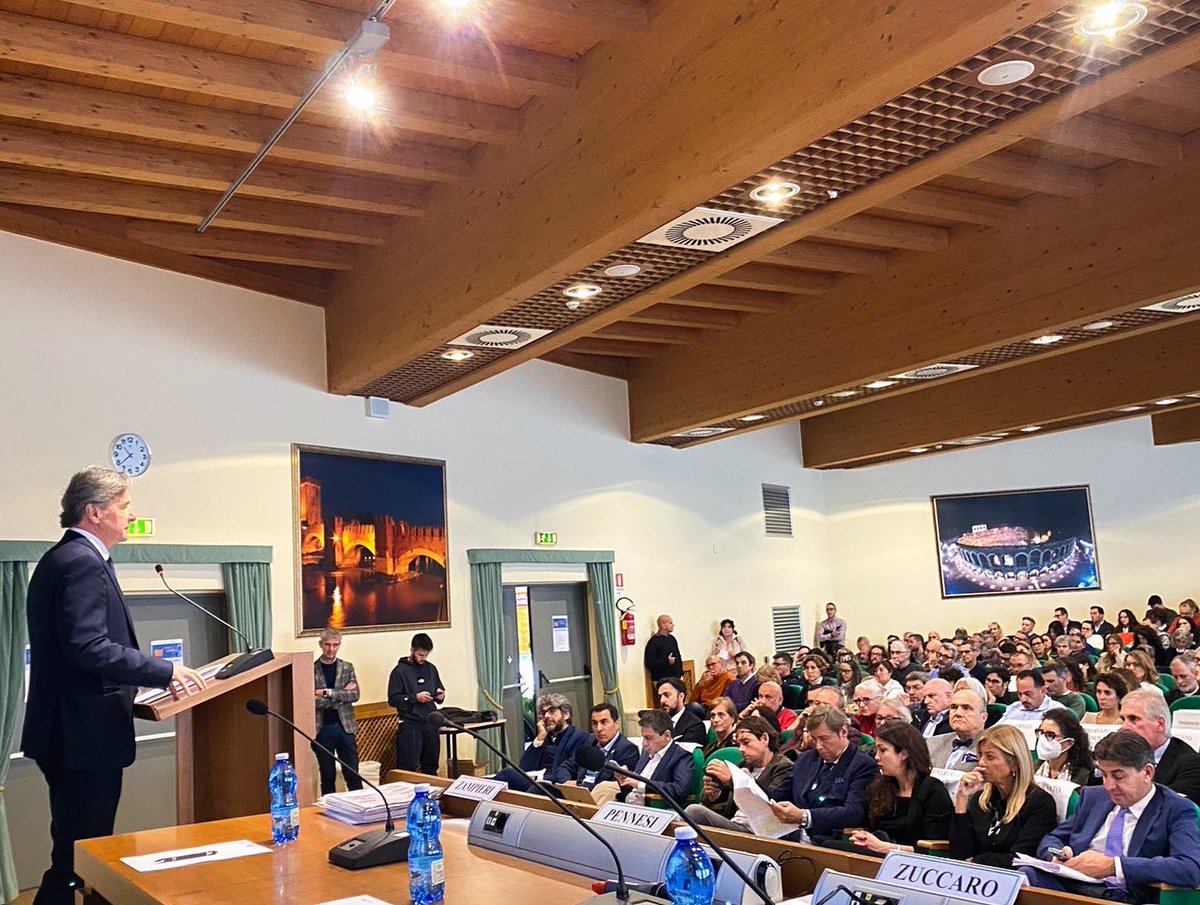 Oltre 600 imprese e professionisti presenti oggi all'Auditorium dell'Istituto Salesiano San Zeno di Verona per il primo convegno del Nord Est focalizzato sulla Patente a Crediti. Ad aprire i lavori, il vicepresidente <a href="/ancenazionale/">ANCE</a> e Presidente Ance VR, <a href="/CarloTrestini/">Carlo Trestini</a>