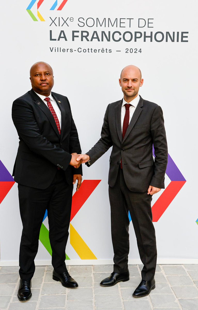 À l’occasion du 19e Sommet de la Francophonie à Villers-Cotterêts, échange entre <a href="/jnbarrot/">Jean-Noël Barrot</a> et son homologue burundais @Ashingiro.

La France soutient les efforts de paix dans la région des Grands Lacs.

#Francophonie24