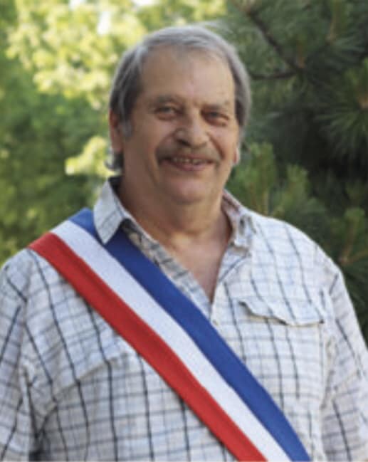 Aujourd'hui, je perds un ami fidèle, mon plus vieux compagnon de vie engagé, impliqué comme j'ai rarement connu. 

Alain était élu depuis mars 1983, au service des concitoyens de la ville de Gaillard.

Alain tu me manques.