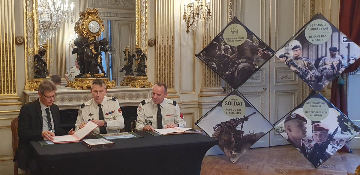 🤝 Pour appuyer le recrutement en #RH, la <a href="/DRHATofficiel/">Direction ressources humaines de l'armée de Terre</a> développe des partenariats avec des lycées.
 
Dans la dynamique de la campagne de #recrutement « armée de Terre, peux-tu le faire ? », la DRHAT a signé un partenariat inédit avec le lycée Choiseul de Tours.
 
➡️ Objectifs :