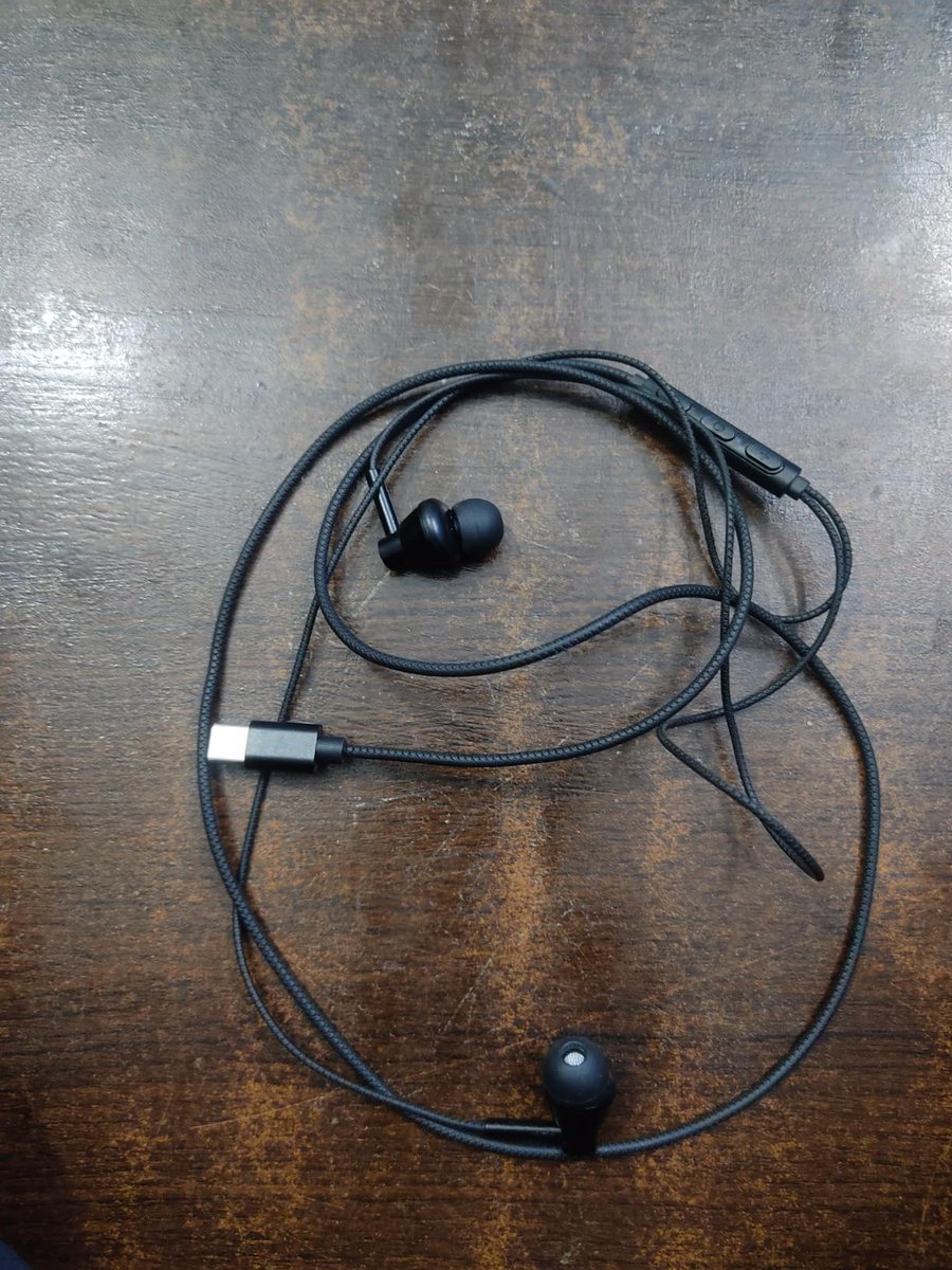SunilBisht18's tweet photo. The pTron Boom Play X1 headphones offer impressive sound quality with their 13mm drivers, delivering immersive audio for music, movies, and gaming. The tangle-free cable and in-line control make them convenient to use, while the snug-fit design.
@pTronIndia https://t.co/QJWZSOPDJF
