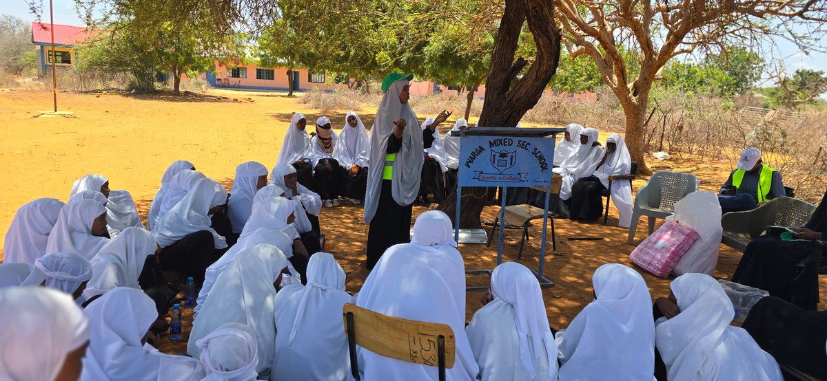 GiveAndGrowCom1's tweet photo. Girls themselves today facilitated Speak Out forums that is essential for taking control of the conversation and their futures, drawing topics from an anonymous box to discuss life skills, SGBV, and SRHR.
#gagcdoimpact #SSI #GirlsAlliance #GetHerThere https://t.co/VnIunuTkrw