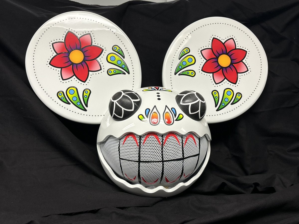 deadmau5's tweet photo. new dotd mau5head irl :P

grab limited tix for w/e #1 in Chicago + San Francisco! https://t.co/hTpmlNxwbE https://t.co/kI1xxOBD65