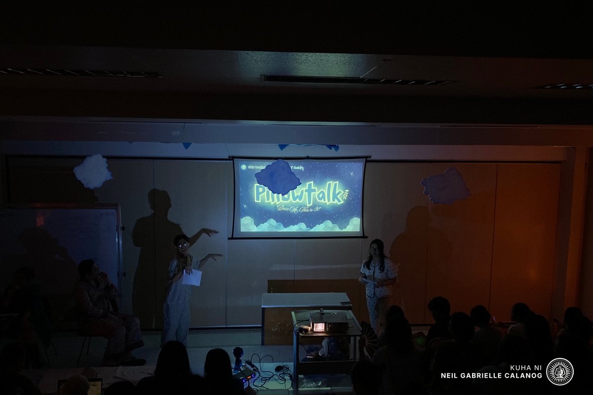 tanglawdevcom's tweet image. TINGNAN: Hindi lamang mga kumot kundi iba’t ibang istorya rin ang bumalot sa CDC LR2 matapos umarangkada ang “Pillowtalk 2024: Dear Me, This is It” ng @UPLBDevComSoc ngayong gabi, Oktubre 4.

✍️: M. Delos Reyes
📸: N. Calanog

#PillowTalk2024
#TanglawDevcom
#IkawAngTanglaw