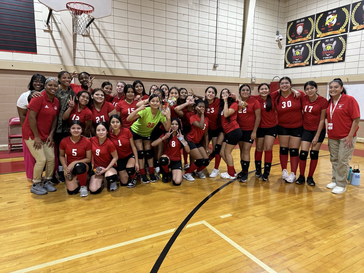 MacGeneralsVB's tweet image. How about them Hawks. Great win!