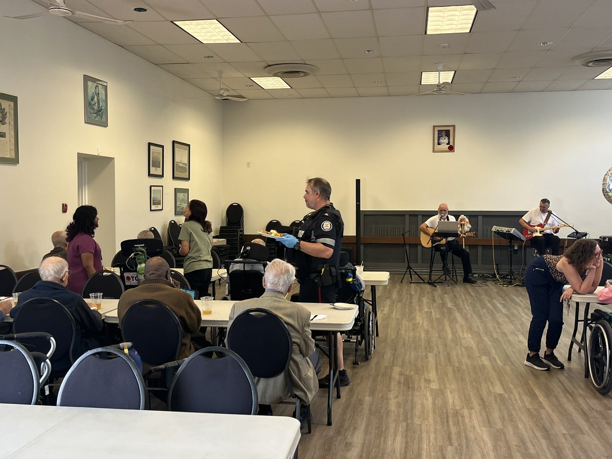 Neighbourhood Officer Amanda tweet media