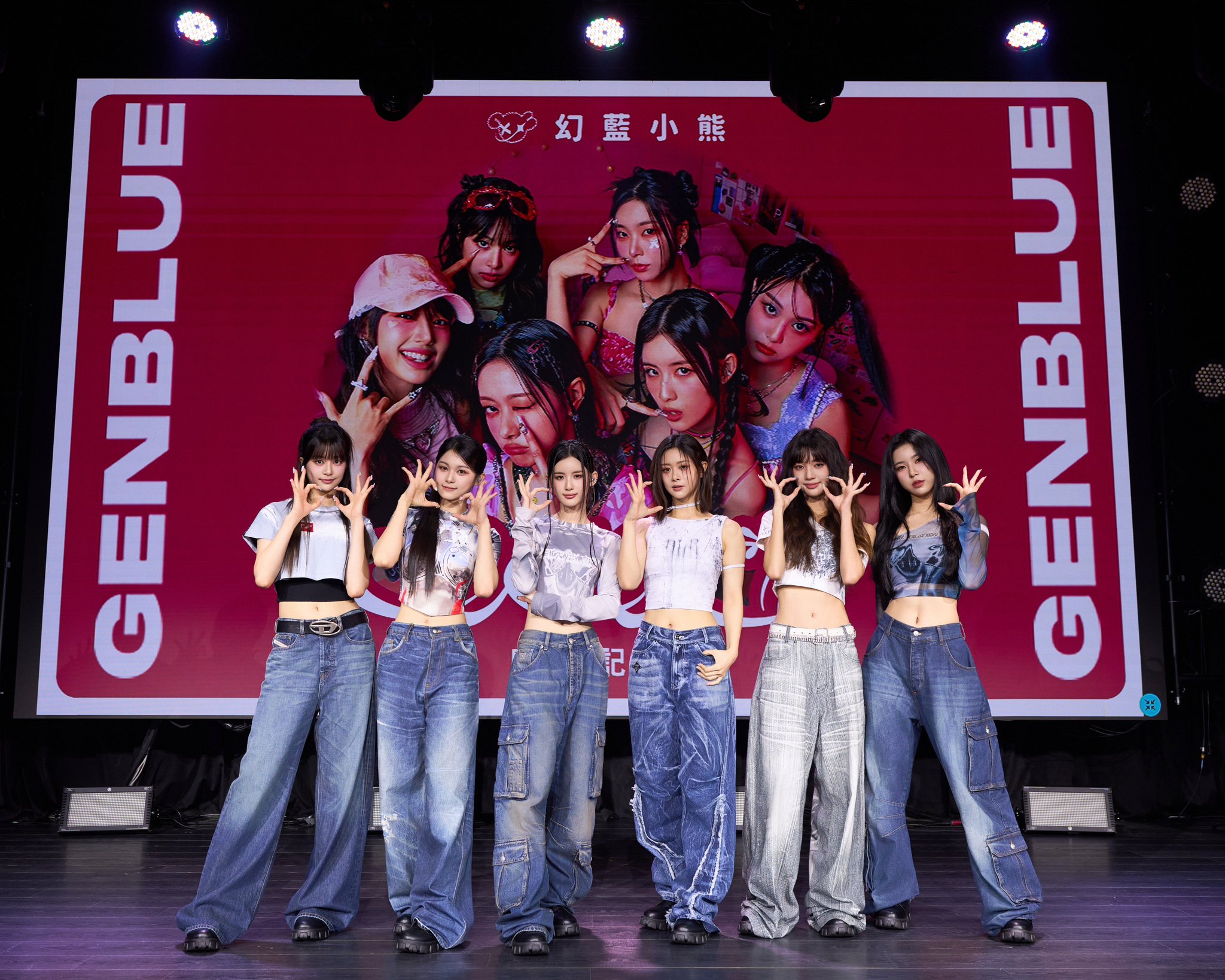 GZDNlKyaYAAxEvS?format=jpg&name=large