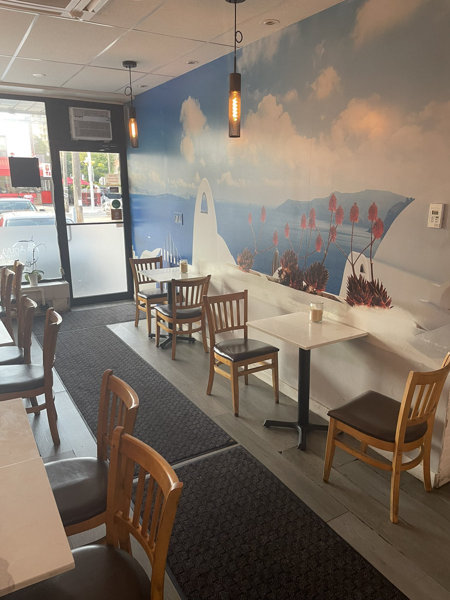 eatingyyz's tweet photo. I've driven by for years and kept meaning to check this spot out and I was surely impressed! Souvlaki Emporium on Dupont Street in the #JunctionTriangle is a tasty spot offering some of the flavors of Greece. Mouthwatering souvlaki grilled to perfection and served with a side of fresh tzatziki are our new favorites. Look at this feast today, it's loaded with good eeeats! Nom nom nom, ok byeee! 🥰
ℹ️ Souvlaki Emporium
📍 1545 Dupont St, #Toronto
☎ 416-534-1010
📷 @eatingyyz
➕ Chicken Souvlaki Dinner ($15.95)
What are we doing this weekend Toronto? 💚
#souvlakiemporium #greekrestaurant #chickensouvlaki #torontogreekfood #greekfoodtoronto #greekto #greekfood #eatingyyz