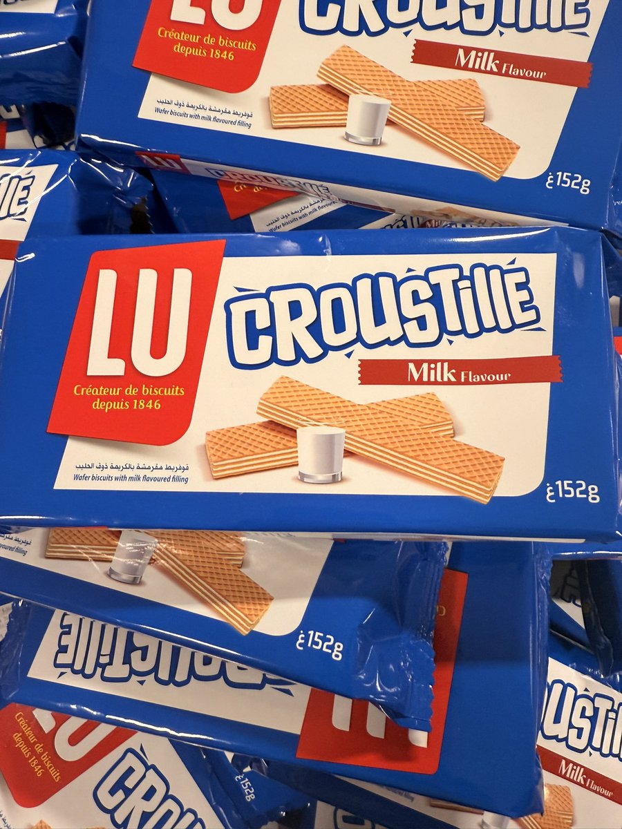 Dipsybemol's tweet photo. Je ne comprends pas pourquoi la pâte à tartiner el mordjene est interdite en Europe sous prétexte que l’Algérie ne fait pas partie des pays exportateurs de lait. 

MAIS par contre des gaufrettes au lait de la marque LU IMPORTÉ d’Algerie 
La c’est un grand OUIIII 
#elmordjene https://t.co/swH0EAznmT