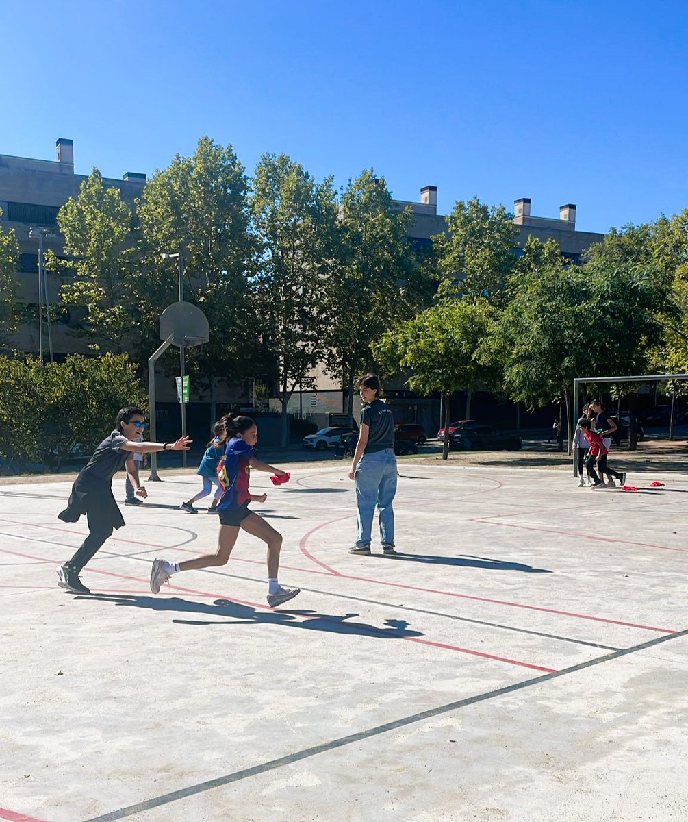 plafarreras's tweet photo. Molt agraïts a l'alumnat de 2n BATX orientat a CGFS, que ha dinamitzat les activitats dels més petits.
#somelplafa https://t.co/MmA8X4k3Cj