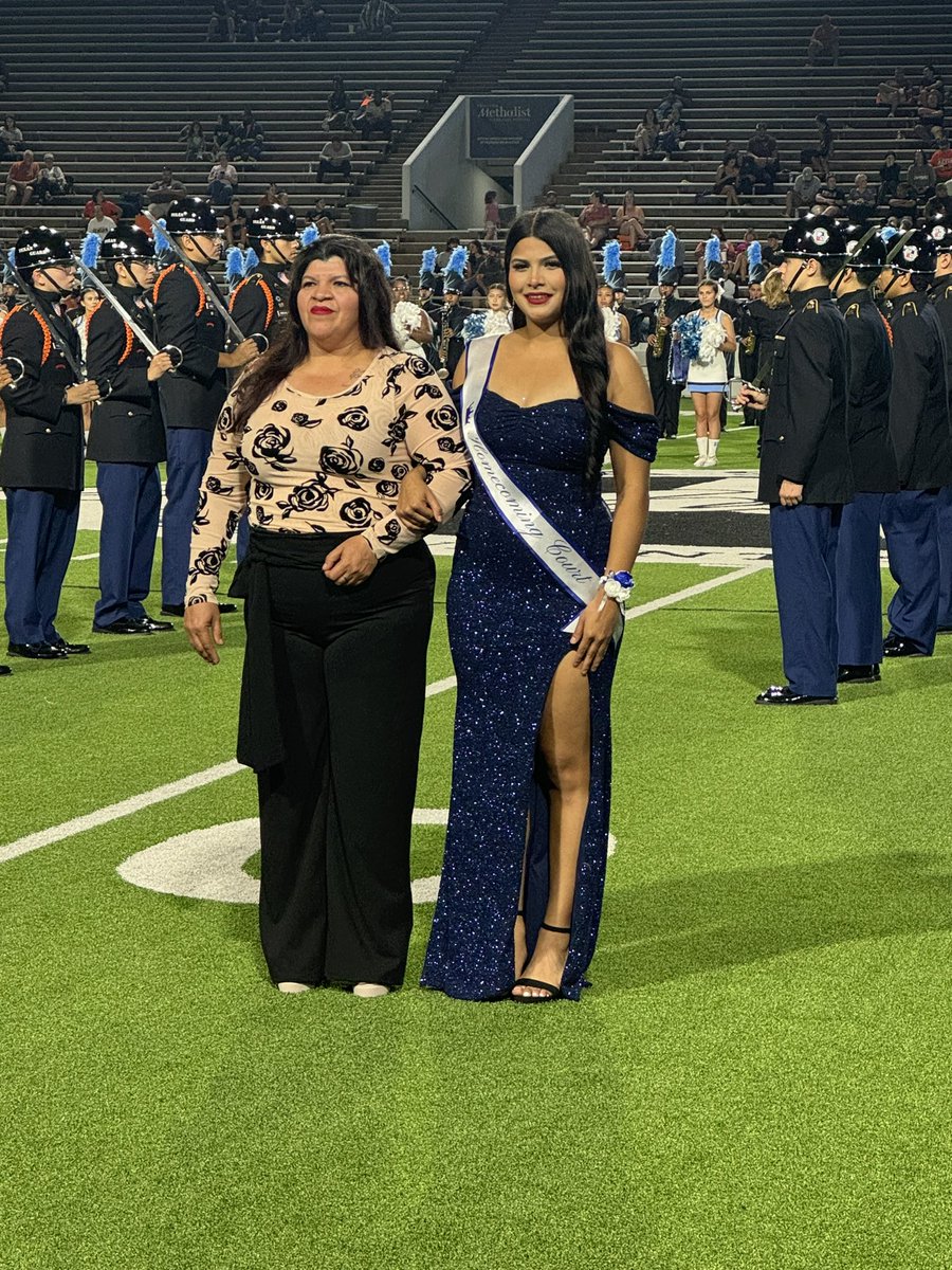 Rayburn_TexAnns's tweet photo. Congratulations Jessenia and Stefany!! We are so proud of you!! 🏈🏈❤️❤️😃😃 https://t.co/dKCf3wcAJc