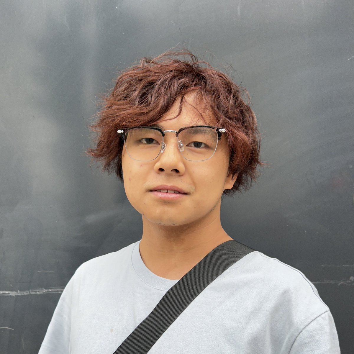 Sandisiwe_T's tweet image. Meet @chenxibroadcast a trainee broadcast journalist and a student @CardiffJomec. Chenxi left his life in Chengdu, China to pursue his passion for storytelling and research at @cardiffuni #cardifftrained