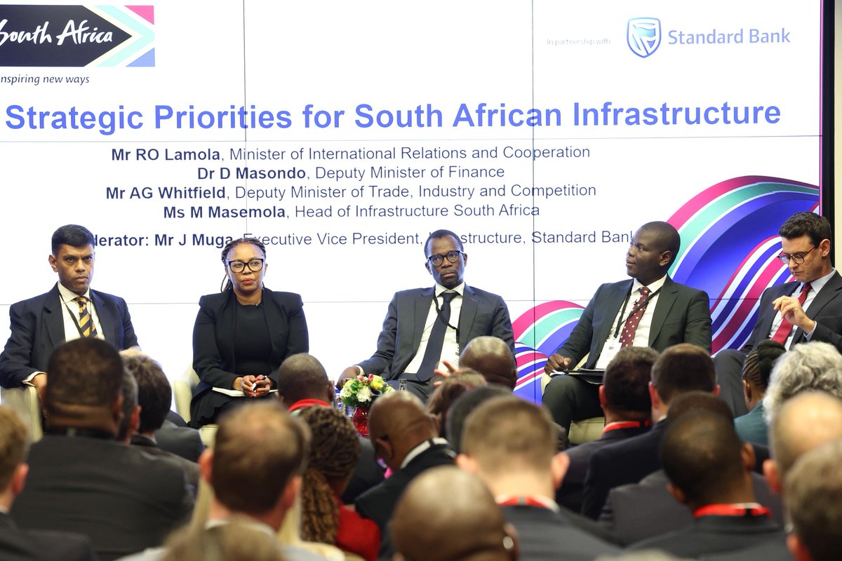infraSA_'s tweet photo. #SAInUK 🇿🇦🇬🇧 WRAP | Infrastructure was at the centre of the visit & South Africa's investment drive. Infrastructure South Africa is ready to move key projects into implementation to grow the economy & turn the country into a construction site.
#GrowSA #InfrastructureSA https://t.co/Tt1dOSqYQj