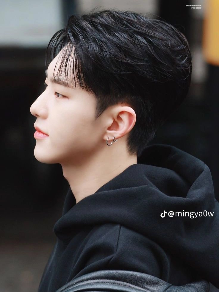 Miftahu01092000's tweet photo. @caratstalk Ganteng banget sih🤩 https://t.co/4ySHbcaTPn