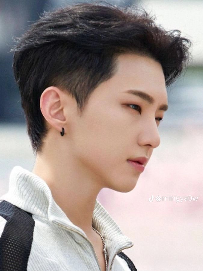 Miftahu01092000's tweet photo. @caratstalk Ganteng banget sih🤩 https://t.co/4ySHbcaTPn