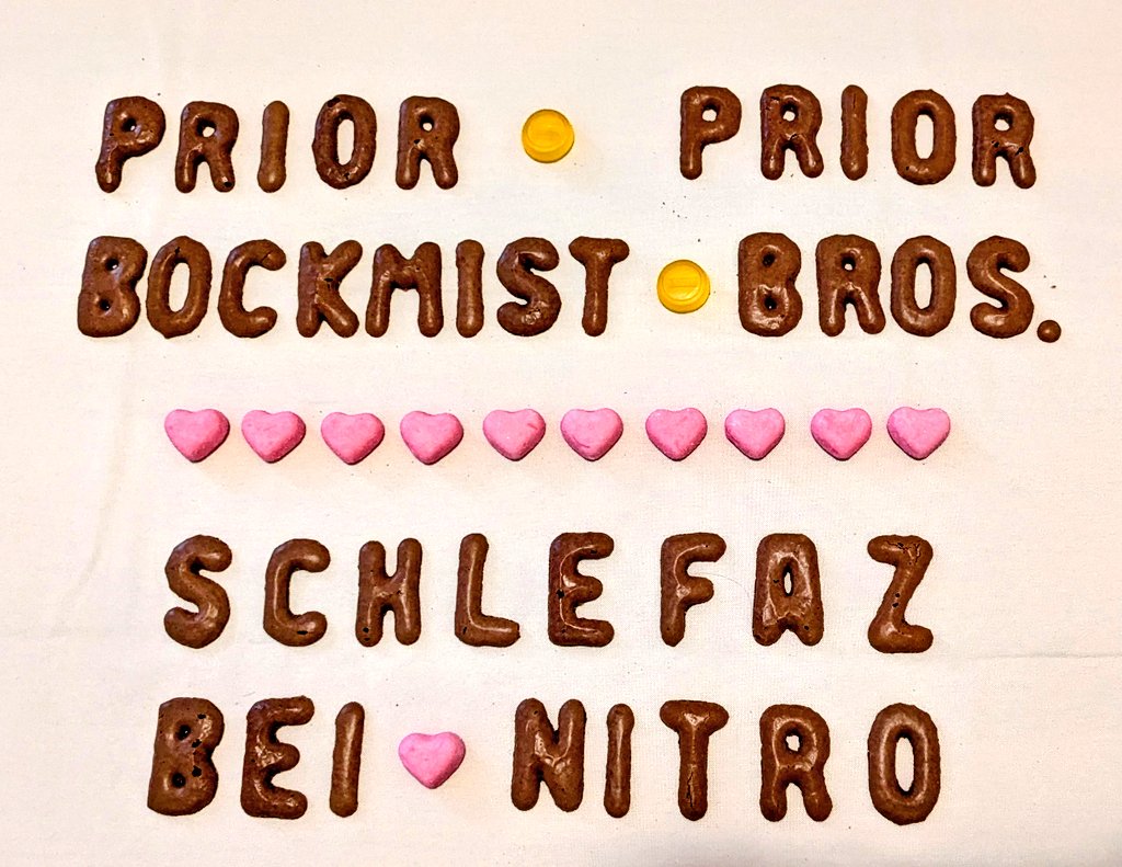 QueenMopp's tweet photo. Prior, Prior - Pants on Fire! 🔥🫣
#Nitro zeigt heute #RoboFlop. Äh #FutureZone. Es wird schlimm! Doppelt schlimm. Und da hab ich #DavidCarradine noch nicht eingerechnet. Um 22:20 @NITRO! 📺
#SchleFaZ #SchöneScheiße #PriorPrior #SchleFaZbeiNitro #RussischBrot #WirSindSchleFaZ https://t.co/Hhg9NpE3u5