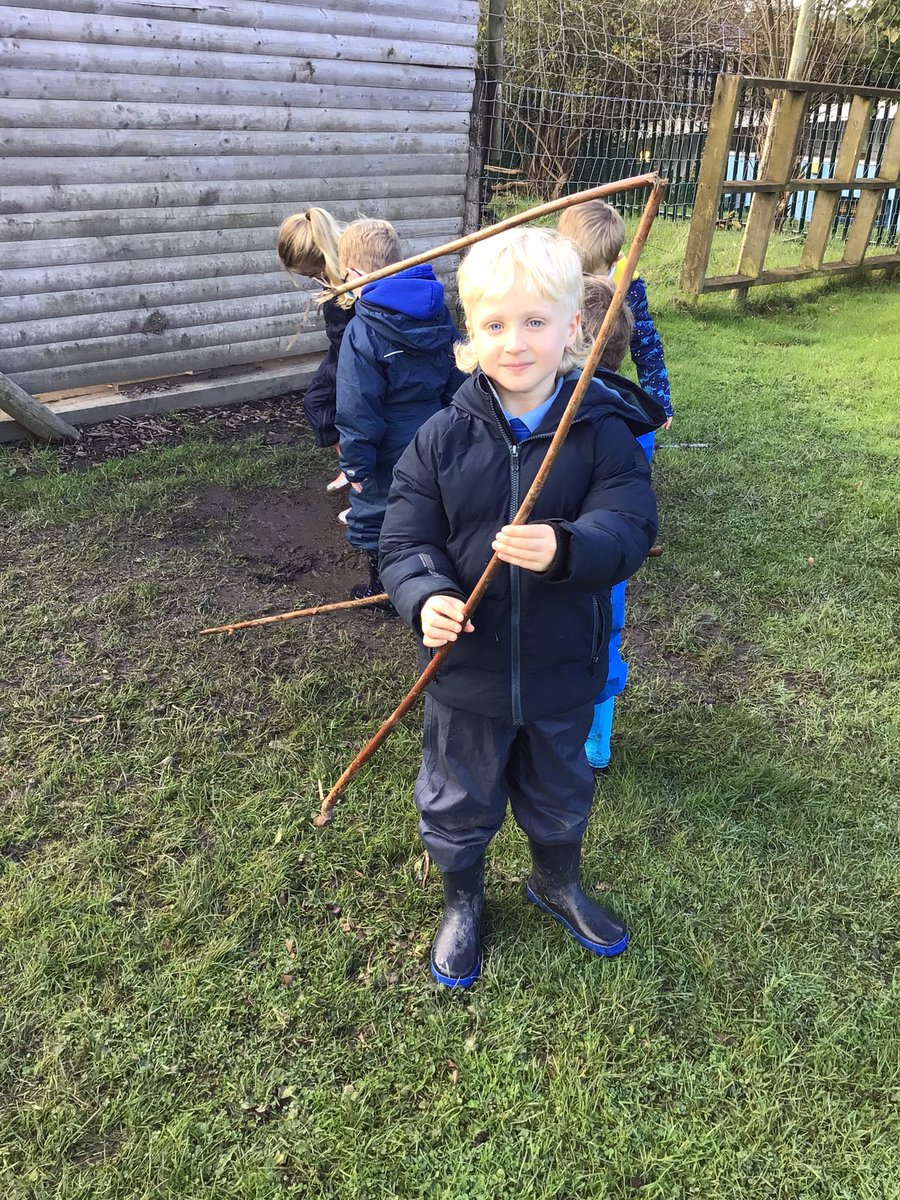floweryfieldpri's tweet photo. Reception maths. Recognising sizes, numbers and exploring patterns
#ffpseyfs #ffpsmaths #ffpshe https://t.co/oDxkHcOi1w