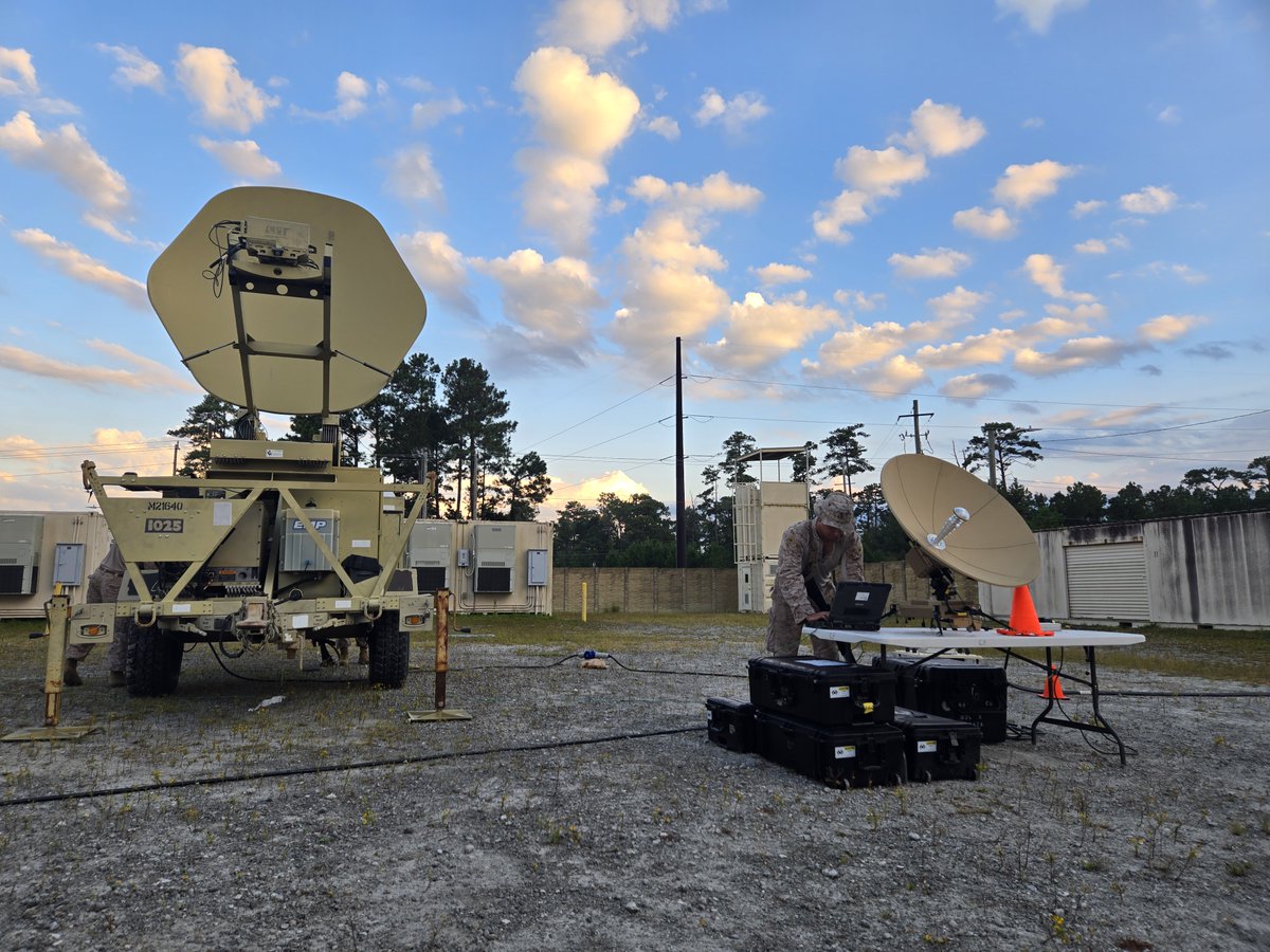 22nd_MEU's tweet photo. COMMS ARE UP!

The Marines of the 22d MEU conducted a communication exercise to validate training readiness and refine tactics, techniques, and procedures. #whythemarines #22dMEU #USMC #COMMEX https://t.co/GMEeB8MUXx