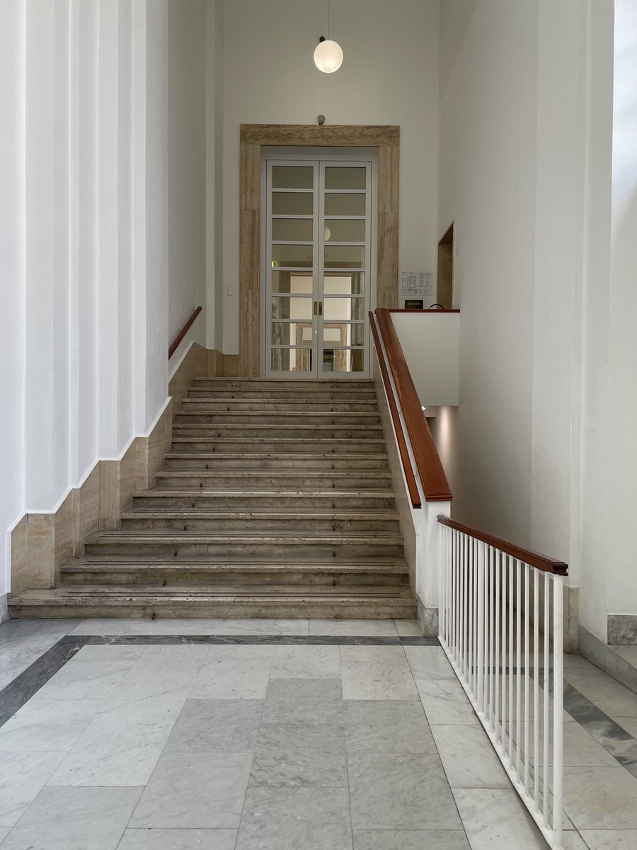popsthematter's tweet photo. Da quest’oggi i settori 3 e 4 della Galleria Nazionale d’Arte Moderna e Contemporanea sono chiusi al pubblico. Si tratta di metà della superficie espositiva complessiva del museo.
I visitatori vengono informati al momento di acquistare il titolo d’ingresso in biglietteria. https://t.co/MaGIqPt25h