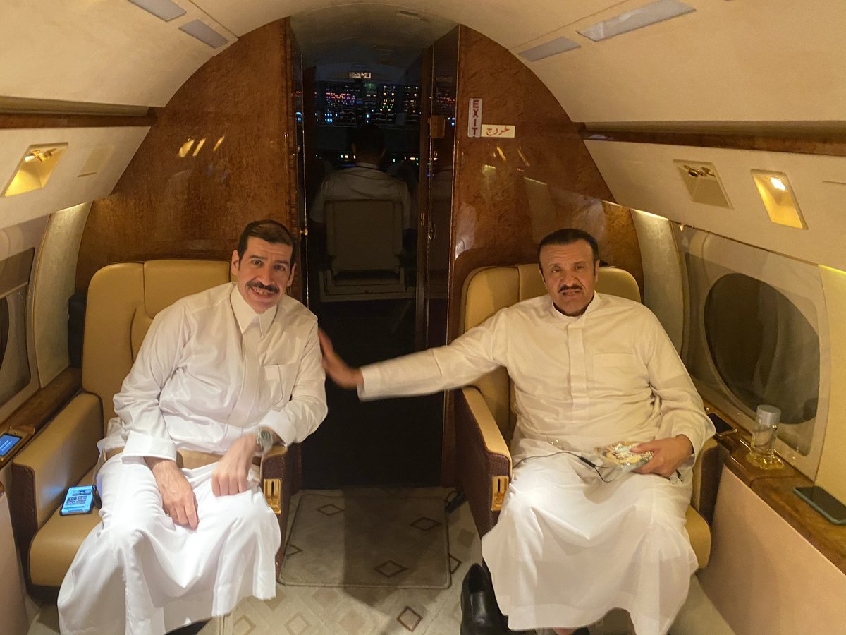 alamre_bandar's tweet photo. كلي فخر واعتزاز أن أشارك في رعاية كتاب "مسيرة رجل عظيم"، مولاي #خادم_الحرمين_الشريفين الملك سلمان بن عبدالعزيز. كما أتقدم بالشكر والعرفان لأخي الغالي، سمو الأمير سلطان بن سلمان بن عبدالعزيز، لتشريفي بأن تكون شركة العامرية أحد رعاة هذا الكتاب.🇸🇦💚 https://t.co/fVTV4PEcG3