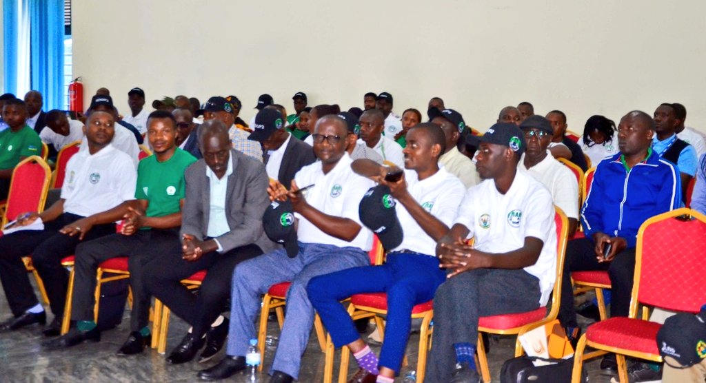 Umuyobozi w'Akarere <a href="/promulindwa/">MULINDWA Prosper</a> yatangije umushinga #RDDP2 ugamije guteza imbere  ubworozi bw'inka zitanga umukamo mu bwiza no mu bwinshi, no kuwushakira isoko. Mu nama n'abafatanyabikorwa mu bworozi, aborozi basobanuriwe umushinga n'uruhare rwabo kugira ngo ugere ku ntego zawo.