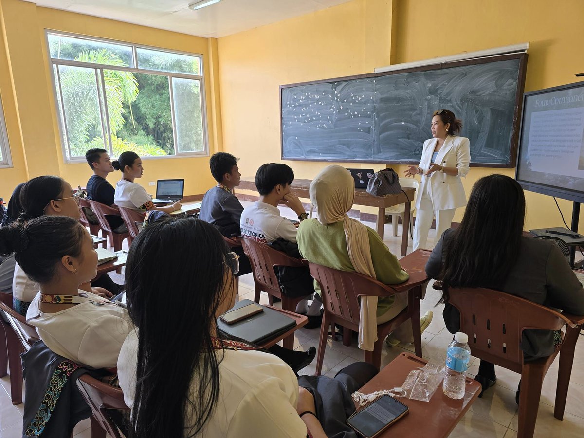 ifs's tweet photo. Mylene Man-on spent her #CSRDay at Mindanao State University, engaging with students on the transition from #student life into the workforce.
She offered invaluable advice on building strong CVs, resilience, and navigating challenges. #MakeYourMoment: https://t.co/pFs2CnG6C8 https://t.co/8nK2VD9LEl